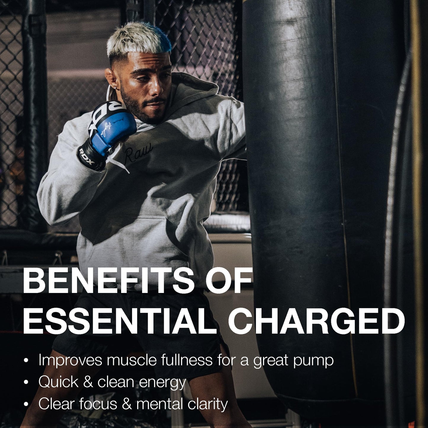 RAW Polvo de pre-entrenamiento, Essential CHARGED (azul Rathberry) - Suplemento preentrenamiento para hombres y mujeres - Apoya la concentración, el estado de ánimo y el rendimiento - cafeína,